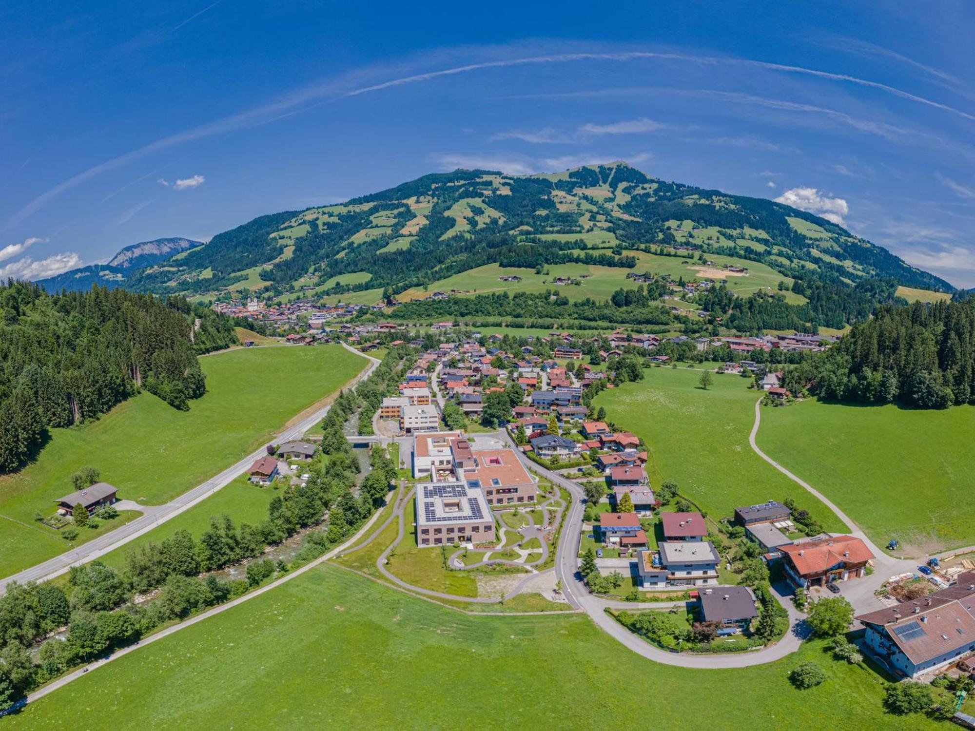 Resi Schorsch Lisi Sepp Top 1-4 Hopfgarten im Brixental Buitenkant foto